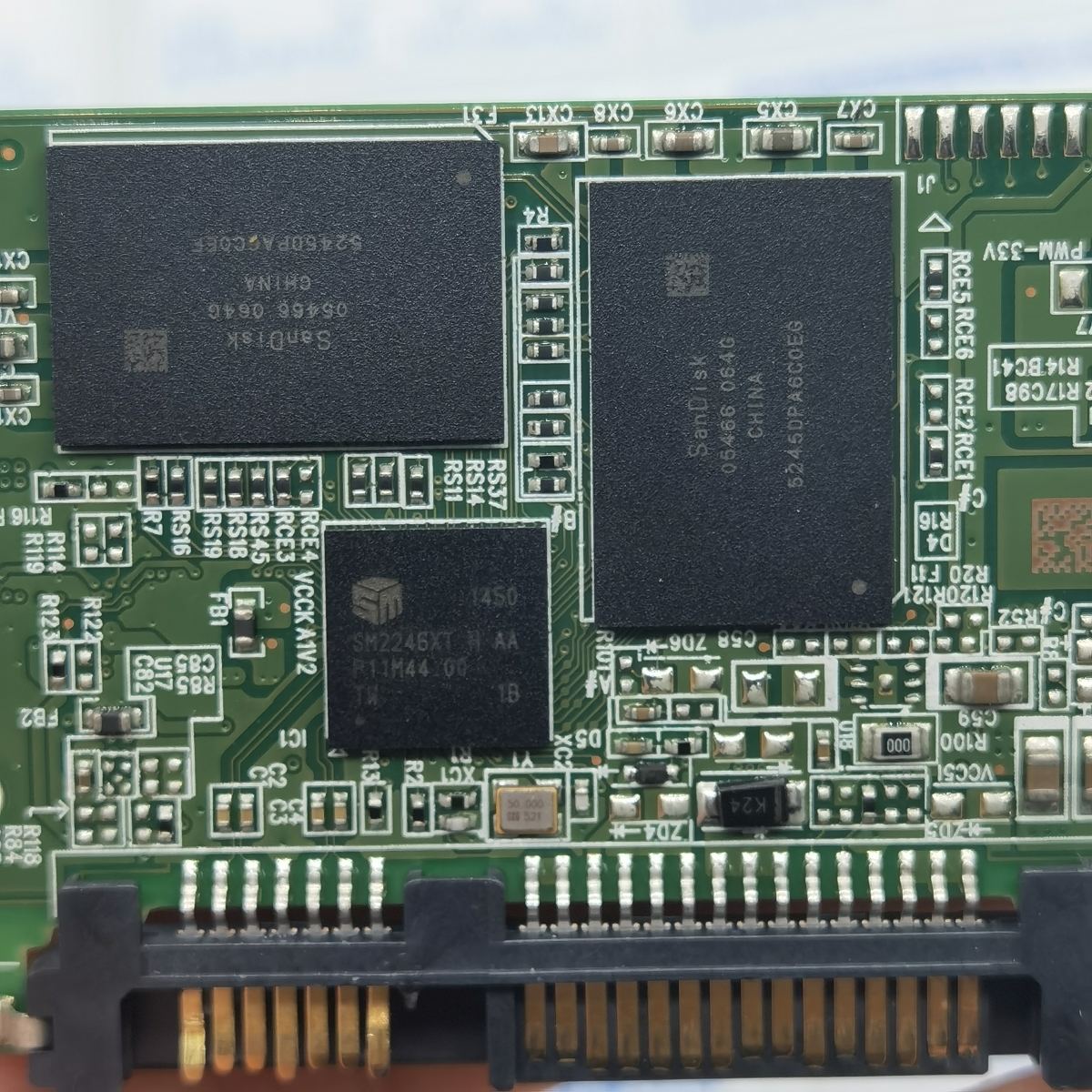 闪迪Z400S-256G固态硬盘，固件原因导致扇区读取错误导致数据